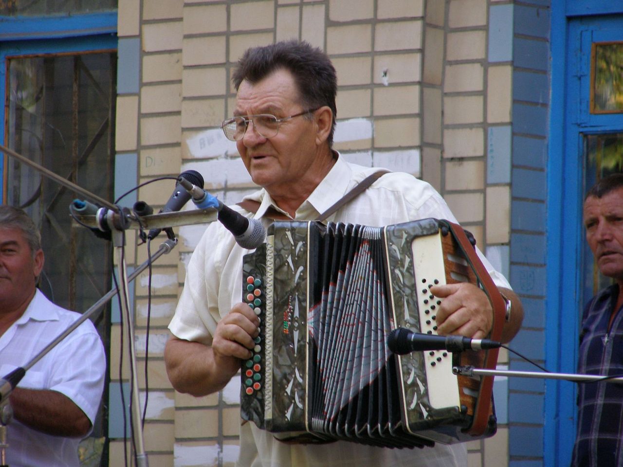 Грай, гармошко